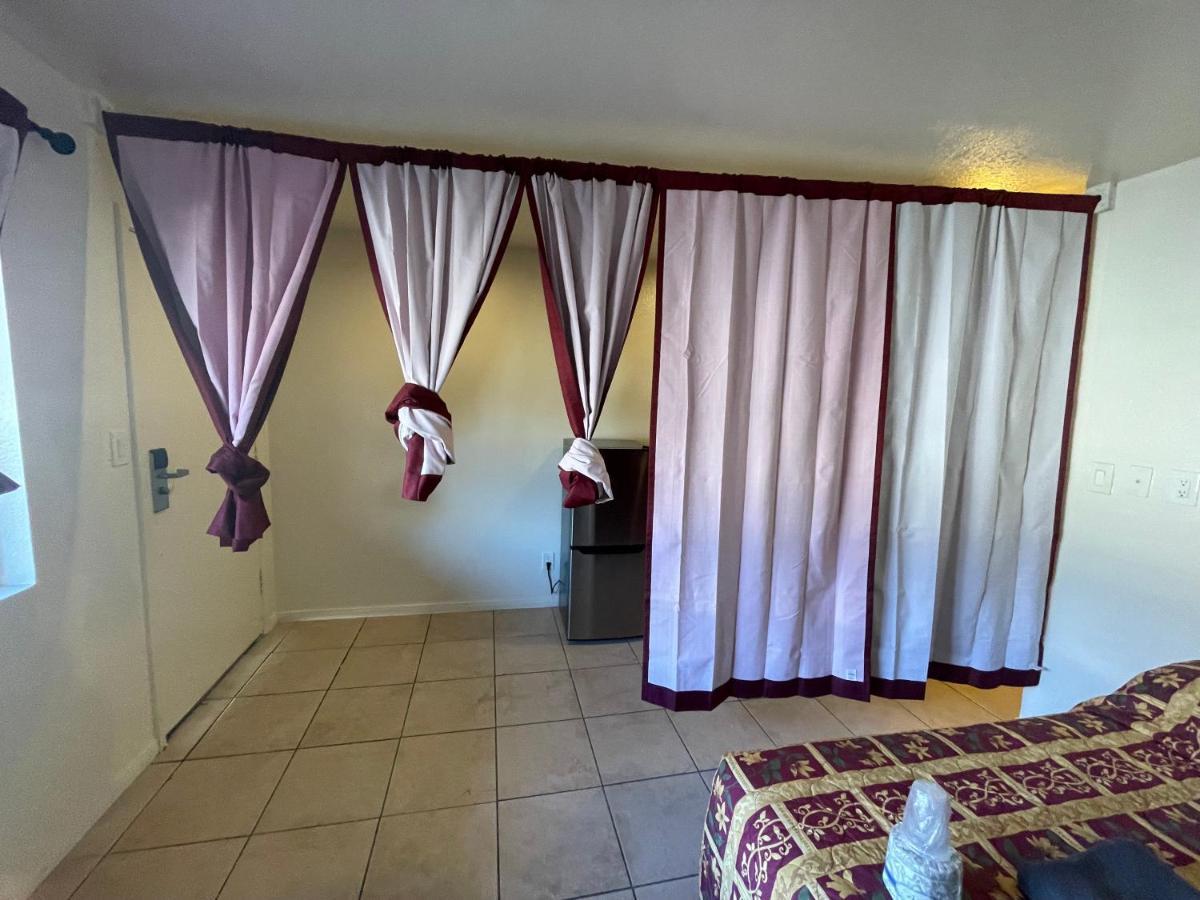 Crown Inn & Suites Spring Valley  Kültér fotó