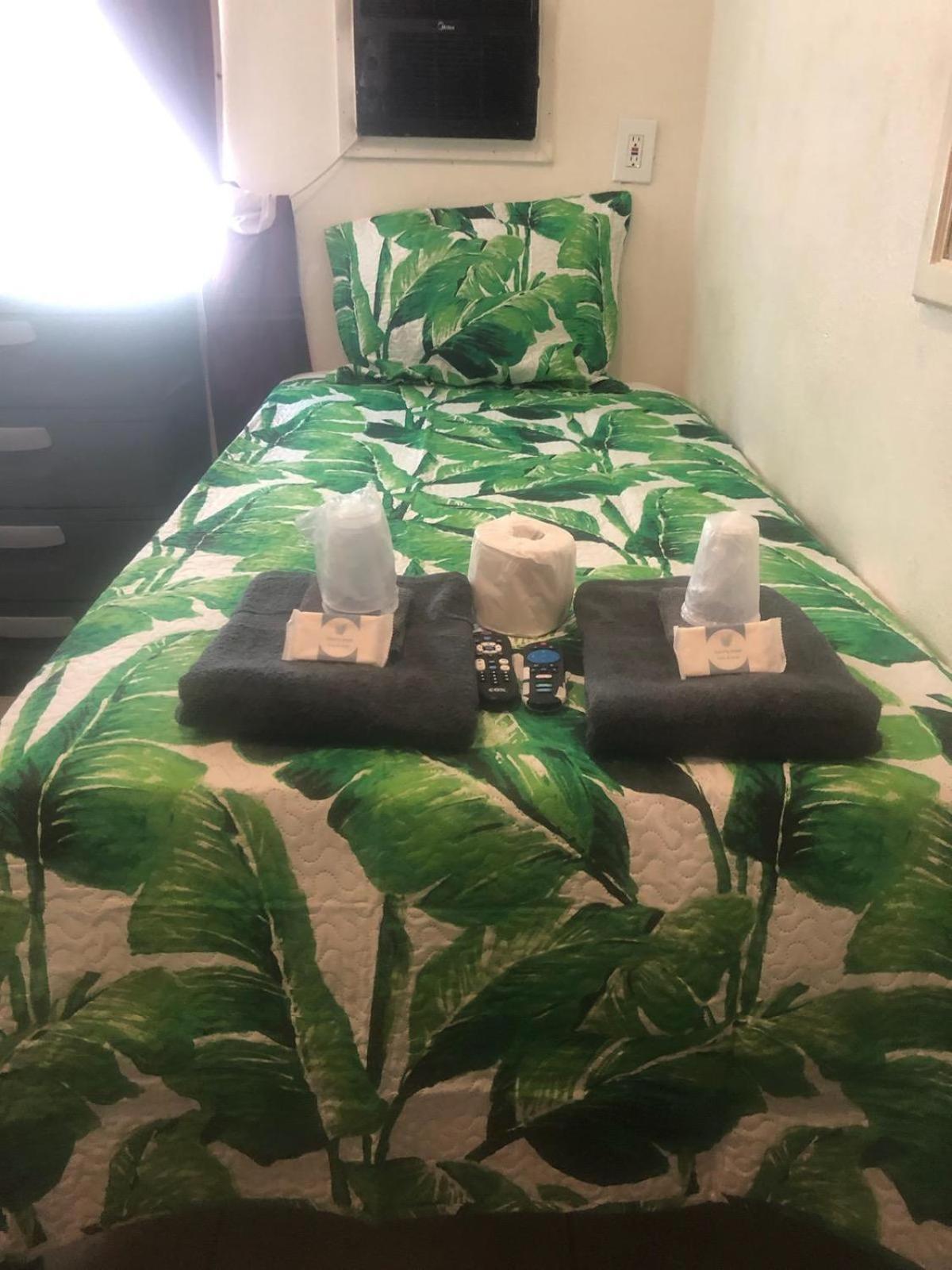 Crown Inn & Suites Spring Valley  Kültér fotó